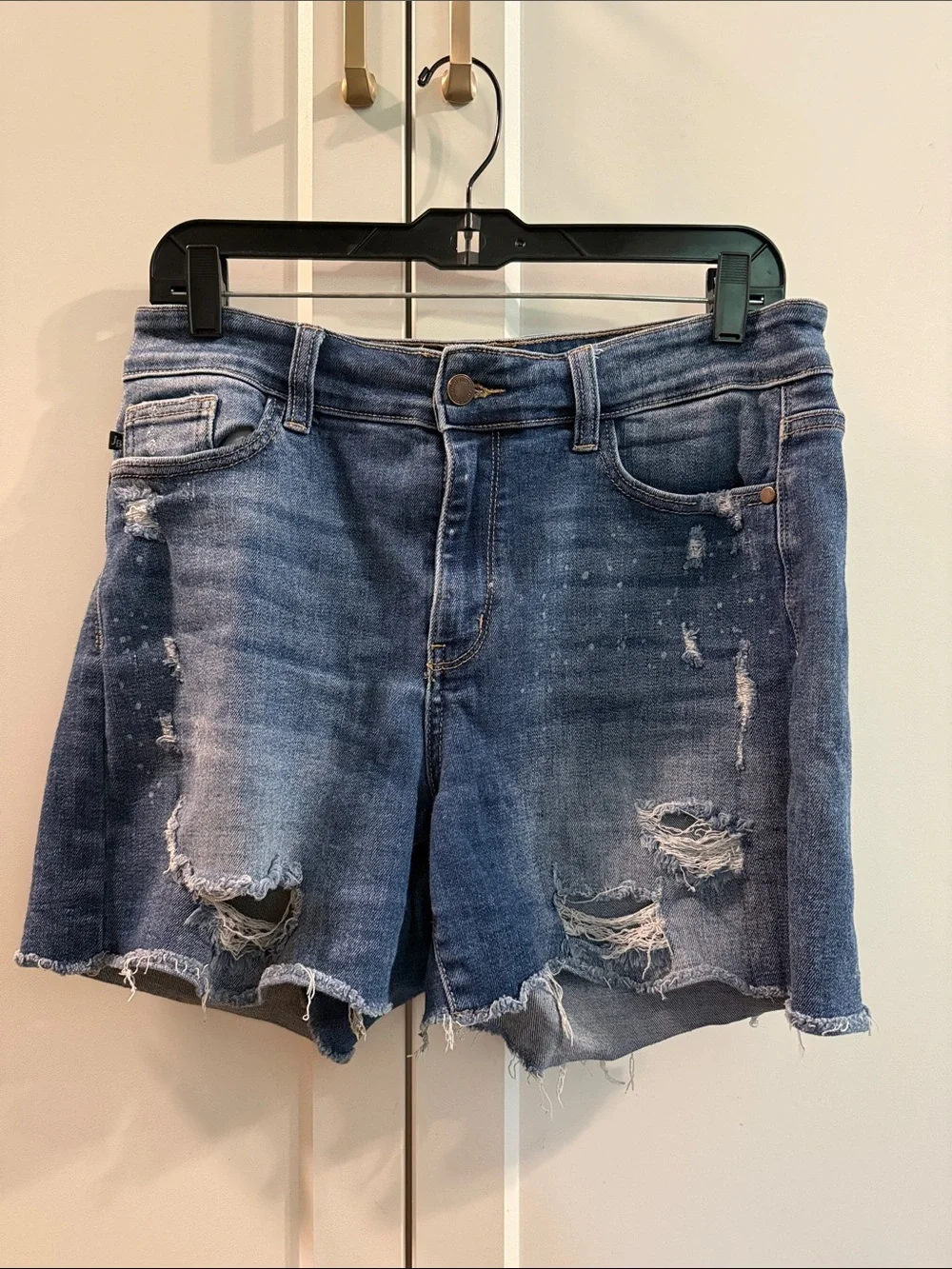 Judy Blue Women’s XL Distressed Bermuda Denim Shorts Raw Hem Stretch